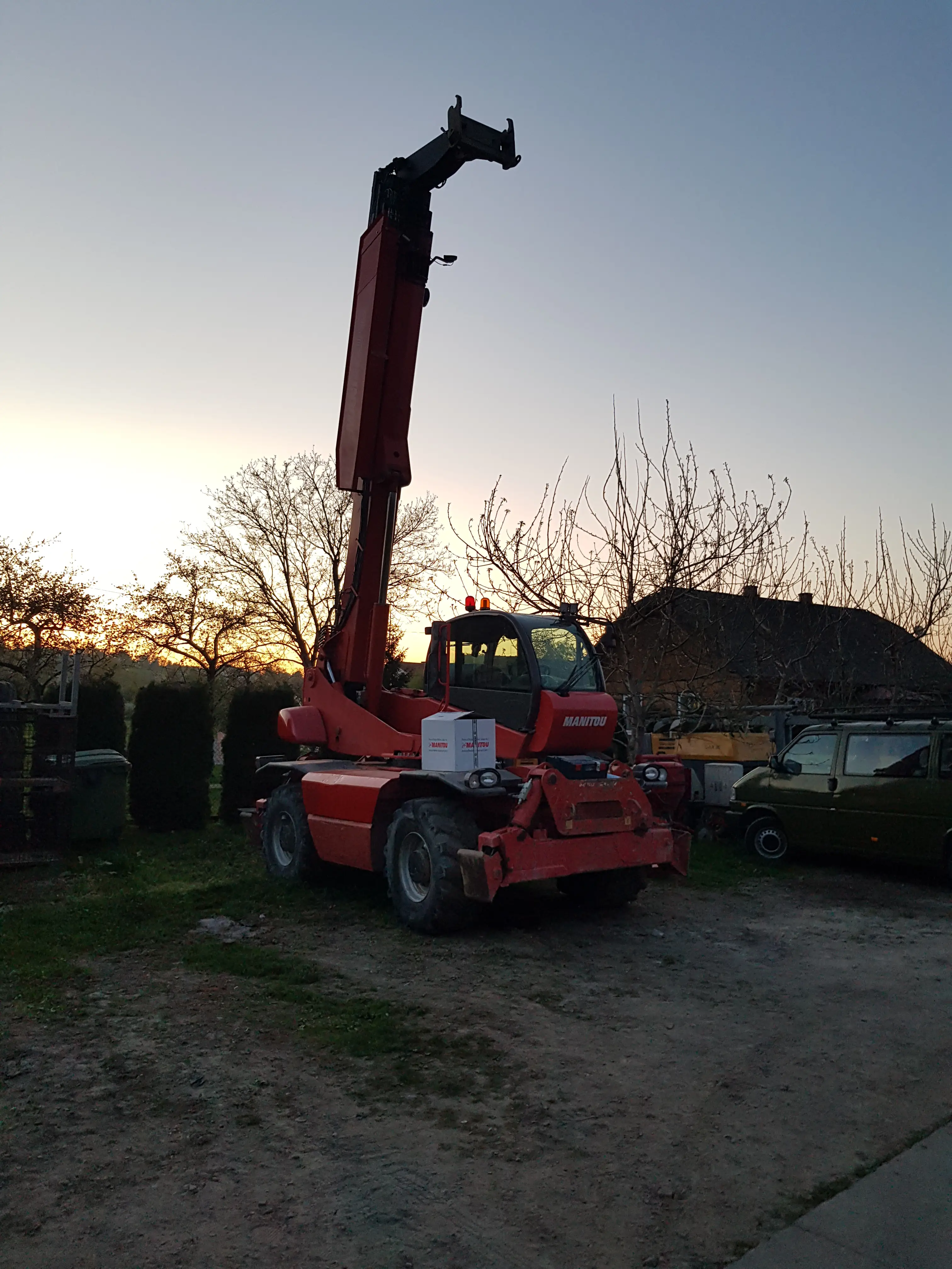 Serwis koparki Komatsu 97s – naprawa pompy hydraulicznej na budowie w Krakowie